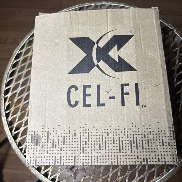 Cel-Fi A52-V32-101 Wideband Panel Antenna - Picture 3 of 6